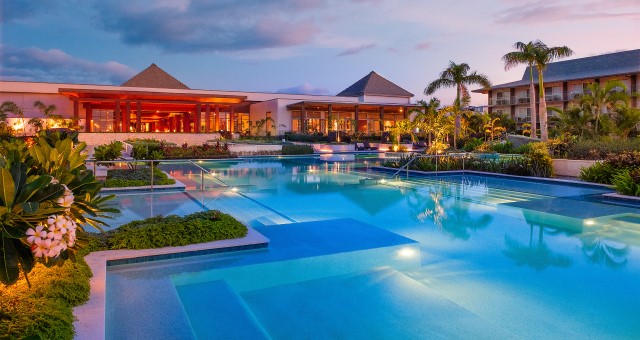 Crowne Plaza Fiji Nadi Bay Resort & Spa -
